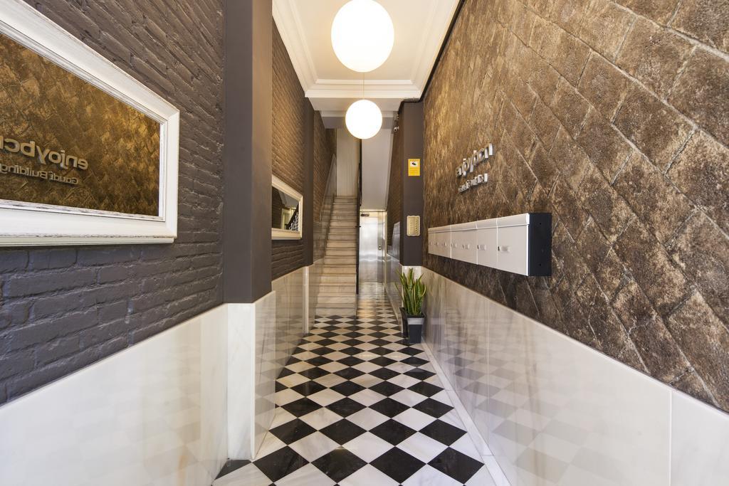 Enjoybcn Gaudi Apartments Барселона Екстер'єр фото